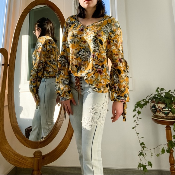 flowery blouse - open sleeve - Picture 3 of 8